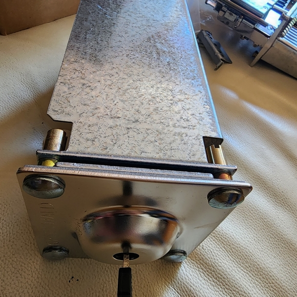 Coin box - Picture 2 of 4